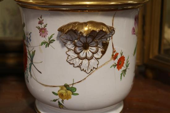 A pair of Wedgwood porcelain oval fruit coolers, covers and liners, c.1810, one badly damaged, the other with minor chips